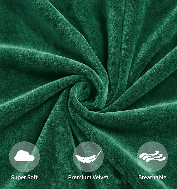 Pack of 2 Christmas Green Pillow Covers 16x16 Inch Decorative Throw Pillow Cover, Velvet Emerald Pillowcases for Couch Sofa Bed, Home Boho Decor, Modern Soft Cushion Covers
