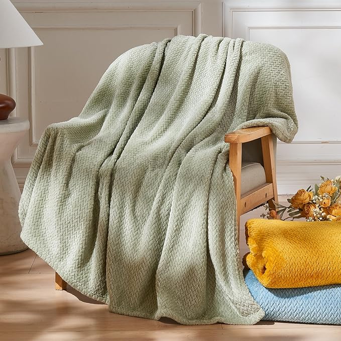 NEWCOSPLAY Super Soft Twin Blanket Sage Green Premium Silky Flannel Fleece Leaves Pattern Lightweight Bed Blanket All Season Use (Sage Green, Twin(60"x80"))