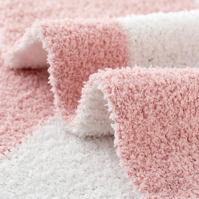 Carriediosa Checkered Throw Blanket 90" X 90" Queen, 400GSM Ultra Soft Microfiber Fuzzy Fluffy Reversible Cute Preppy Knitted Blankets Cozy Plush Fall Throws for Couch, Bed, Sofa, Dusty Pink