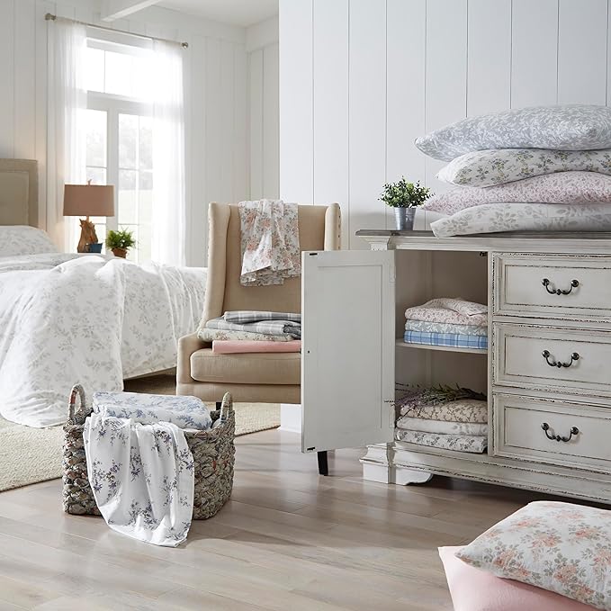 Laura Ashley - Flannel Sheets Full Size, Anti-Pilling & Wrinkle Resistant Cotton, Touchably Soft for All-Season Comfort - Bed Sheets with Matching Pillowcases & Fitted Sheet (Le Fleur Orange)