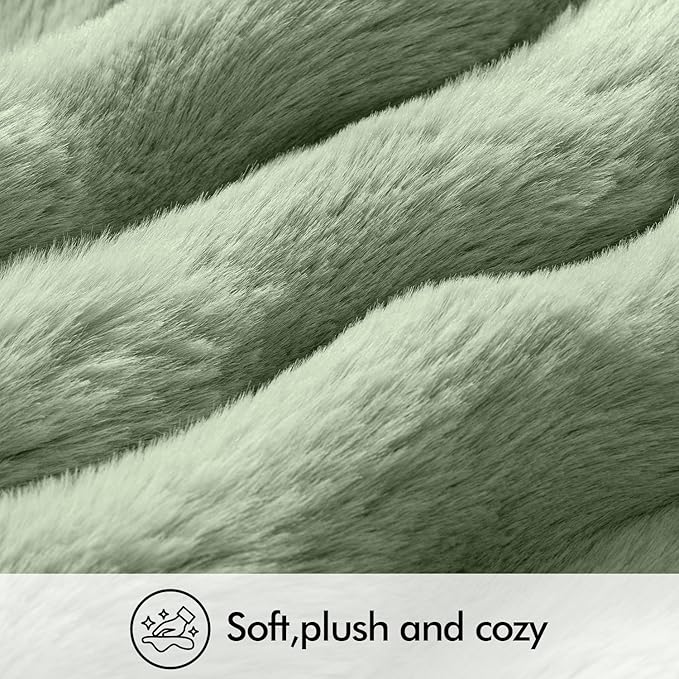 MIULEE Pack of 2 Decorative Pillow Covers Thick Soft Plush Faux Fur Throw Pillows Luxury Home Decor for Couch Bedroom Living Room Sofa,20x20 Inch Sage Green