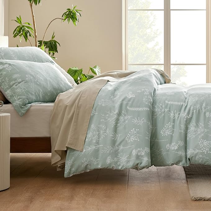 Bedsure King Comforter Set - Sage Green Bed Set, 3 Pieces Cute Floral Bedding, 1 Soft Reversible Botanical Flowers Comforter and 2 Pillow Shams
