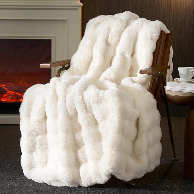 Amélie Home Faux Fur Throw Blanket for Couch, Ultra Soft Fuzzy Plush Bubble Throw for Sofa, Living Room & Home Decor, 50"x60", Cream White