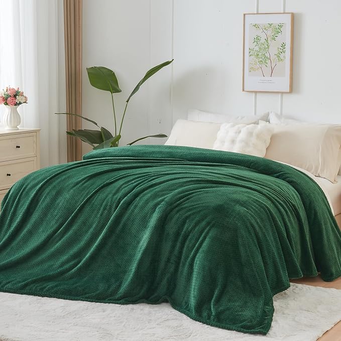 NEWCOSPLAY Super Soft King Blanket Dark Green Premium Silky Flannel Fleece Leaves Pattern Lightweight Bed Blanket All Season Use (Dark Green, King(90"x110"))