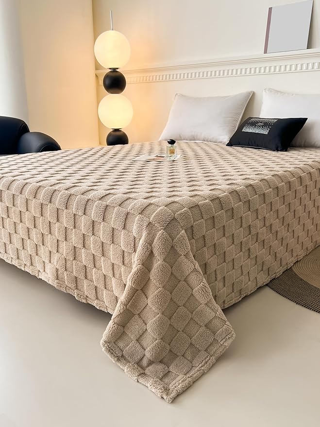 Queen Fleece Blanket for Couch - Super Soft Cozy Throw Blankets for Women,3D Checkered Striped Lightweight Blanket for Girls,All Seasons Flannel Blanket，Bed Home Decor，90x90 Inches