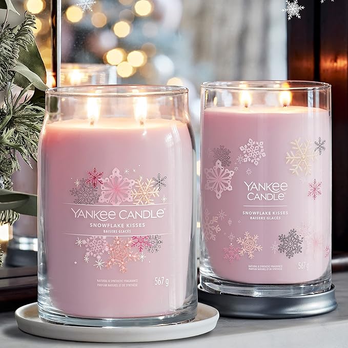 Yankee Candle Signature Scented Candle | Snowflake Kisses Large Jar Candle with Double Wicks | Soy Wax Blend Long Burning Candle | Perfect Gifts for Women