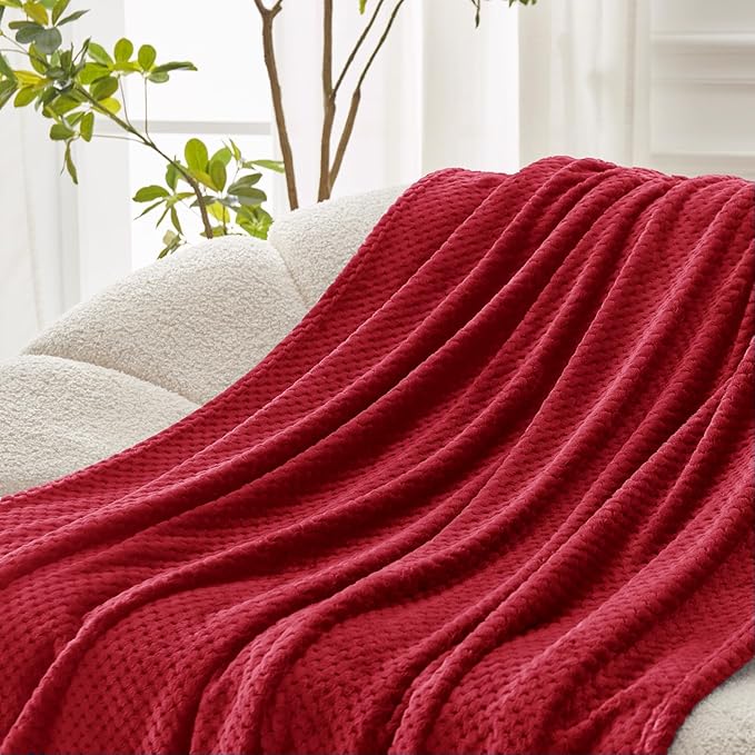 Exclusivo Mezcla Fleece Throw Blanket Extra Large, Super Soft and Warm Blankets for Couch, Sofa and Bed Waffle Textured, Cozy, Fuzzy and Lightweight (Deep Red, 50x70 Inches)