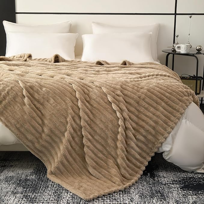 Throw Fleece Blanket for Couch - Super Soft Cozy Throw Blankets for Women,3D Striped Lightweight Blanket for Girls,All Seasons Flannel Blanket，Bed Home Decor，44x60 Inches