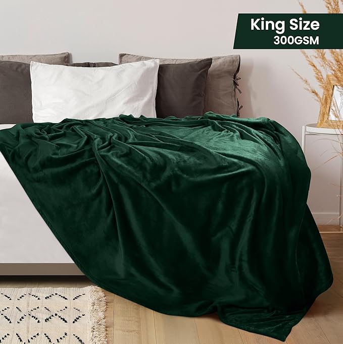 Utopia Bedding Fleece Blanket King Size Forest Green 300GSM Luxury Anti-Static Fuzzy Soft Microfiber Bed Blanket (90x102 Inch)