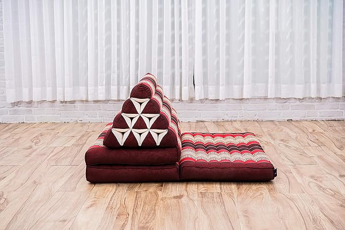 Leewadee 3-Fold Mat XXL with Triangle Cushion – Firm TV Pillow, Foldable Mattress with Cushion Made of Kapok, 67 x 31 inches, Red