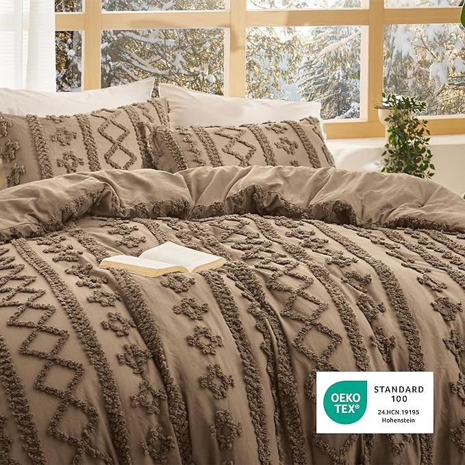 Bedsure Tufted Boho Comforter Set Queen Size - Light Brown Boho Bed Set, GentleSoft™ 3 Pieces Farmhouse Shabby Chic Embroidery Bedding, Gifts for Woman, Jacquard Queen Comforter for All Seasons