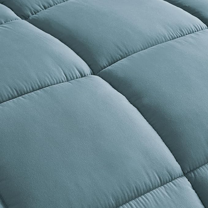 Chezmoi Collection 3-Piece All Season Oversized Queen Comforter Set China Blue, Soft Quilted Down Alernative Duvet Insert with Corner Tabs, Lightweight Microfiber Bedding, 92 x 96 Inches