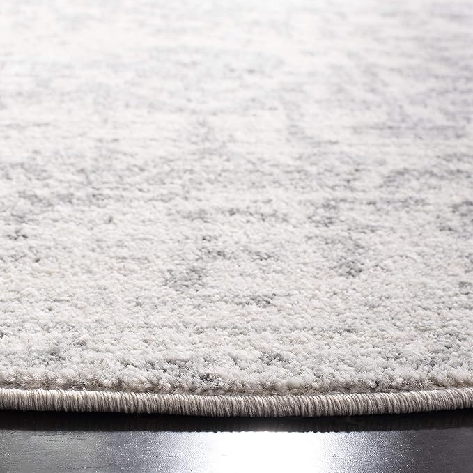 SAFAVIEH Madison Collection Area Rug - 8' Round, Silver & Ivory, Snowflake Medallion Distressed Design, Non-Shedding & Easy Care, Ideal for High Traffic Areas in Living Room, Bedroom (MAD603G)