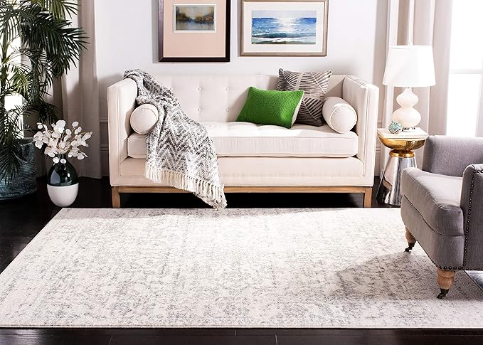 SAFAVIEH Madison Collection Accent Rug - 3' x 5', Silver & Ivory, Snowflake Medallion Distressed Design, Non-Shedding & Easy Care, Ideal for High Traffic Areas in Foyer, Living Room, Bedroom (MAD603G)