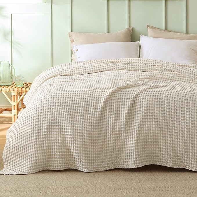 Bedsure Cooling Cotton Waffle Queen Size Blanket - Lightweight Breathable Blanket of Rayon Derived from Bamboo for Hot Sleepers, Light Beige, 90x90 Inches