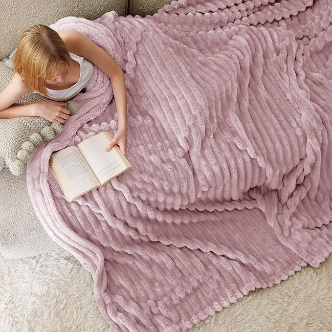 Bedsure GentleSoft Pink Full Blanket for Couch - Cozy Soft Blankets for Women, Cute Small Fleece Throws for Girls, Birthday Gifts for Women Decor Gifts for Mom, 84x90 Inches