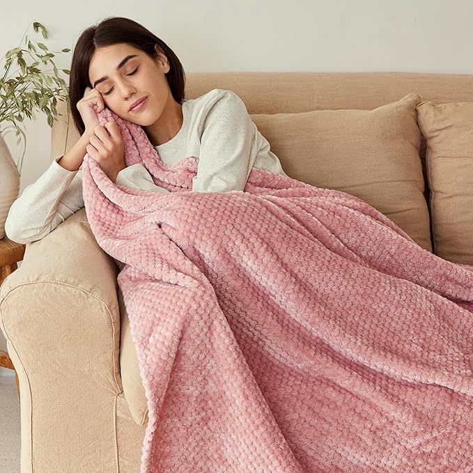 Exclusivo Mezcla Fleece Bed Blanket Twin Size, Super Soft and Warm Blankets for Couch, Sofa and Bed Waffle Textured, Cozy, Fuzzy and Lightweight (Dusty Pink, 90x66 Inches)