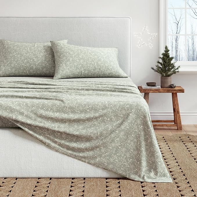 Great Bay Home Flannel Sheet Set California King Size - 100% Turkish Cotton, Double-Brushed, Winter Floral Bed Sheets - Ultra-Soft, Cozy, 4-Piece Bedding Set (ICY Bloom)