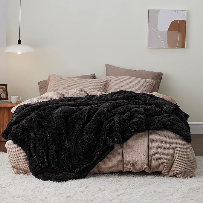 Bedsure GentleSoft Fluffy Black Blankets Queen Size for Bed, Thick Sherpa Faux Fur Fleece Fuzzy Plush Winter Warm Soft Full Queen Blankets, Bedroom Decor Black Gifts Cozy Gifts for Women Men, 90x90