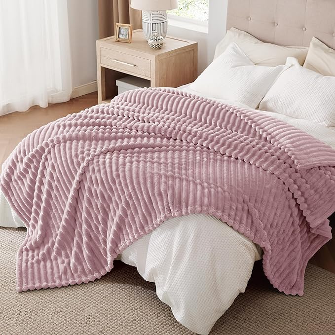 Bedsure GentleSoft Pink Full Blanket for Couch - Cozy Soft Blankets for Women, Cute Small Fleece Throws for Girls, Birthday Gifts for Women Decor Gifts for Mom, 84x90 Inches