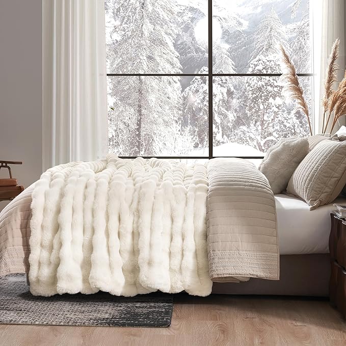 Amélie Home Faux Fur Throw Blanket for Bed, Ultra Soft Fuzzy Plush Bubble Blanket for Bedroom & Bed Decor, 108"x90", Cream White
