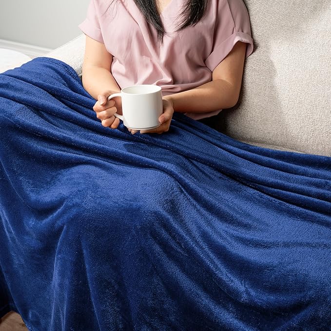 PAVILIA Blue Fleece Throw Blanket for Couch, Navy Super Soft Fuzzy Flannel Throw for Sofa, Luxury Plush Microfiber Blanket for Bed, Cozy Home Decorative Velvet Gift Blanket, 50x60