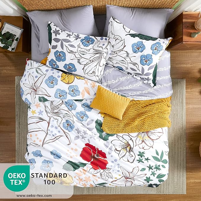 CASAAGUSTO Queen Comforter Set, 7 PCS White Floral Comforter Set with Flowers Leaves Pattern, Soft Seersucker Design All Season Microfiber Queen Size Bedding Set (90"X90"