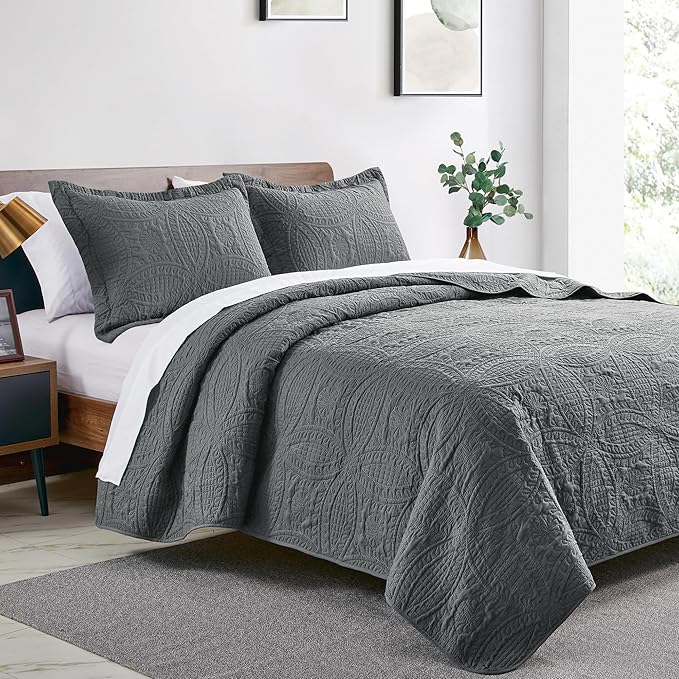 Love's cabin King Size Quilt Bedding Set Dark Grey Bedspreads - Bed Lightweight Bedspread Comforter - Coin Pattern Bedding Coverlet for All Season - 3 Pieces (1 Quilt, 2 Pillow Shams)