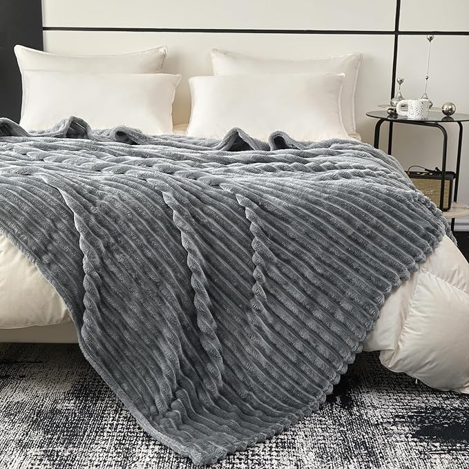 Throw Fleece Blanket for Couch - Super Soft Cozy Throw Blankets for Women,3D Striped Lightweight Blanket for Girls,All Seasons Flannel Blanket，Bed Home Decor，44x60 Inches