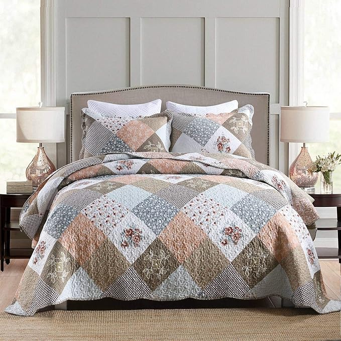 Homcosan Quilt Bedspreads Sets King Size (98x106 inches), Reversible Mocha Floral Patchwork Patterns, Lightweight Coverlet for All Season, 3-Piece Bedding (1 Quilt + 2 Pillow Shams)
