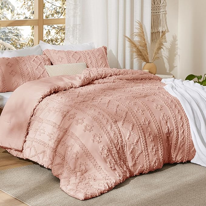 Bedsure Tufted Boho Comforter Set Queen Size - Pink Boho Bed Set, GentleSoft™ 3 Pieces Farmhouse Shabby Chic Embroidery Bedding, Gifts for Woman, Soft Jacquard Queen Comforter for All Seasons