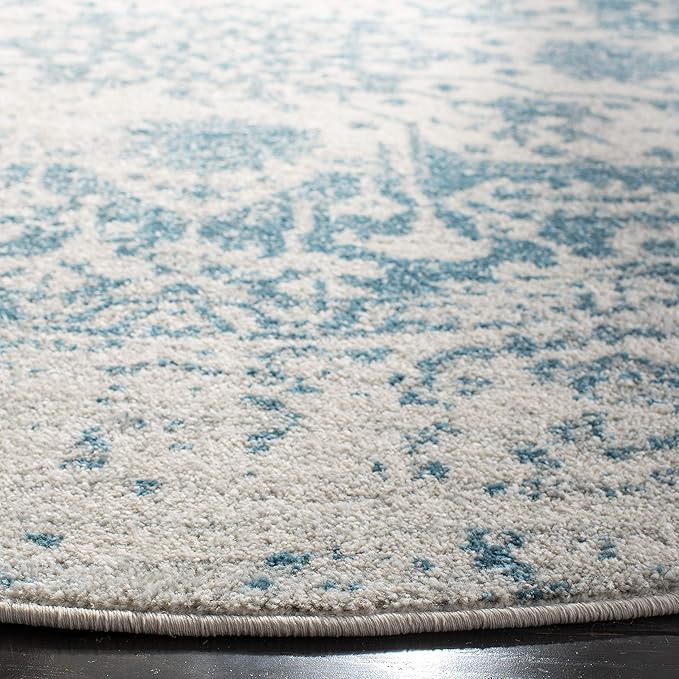 SAFAVIEH Madison Collection Area Rug - 4' Round, Teal & Ivory, Snowflake Medallion Distressed Design, Non-Shedding & Easy Care, Ideal for High Traffic Areas in Living Room, Bedroom (MAD603J)