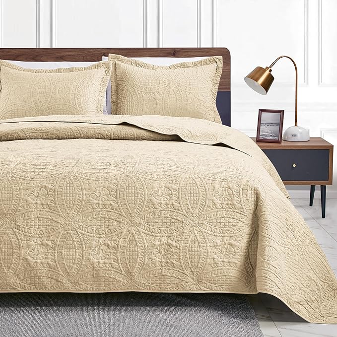 Love's cabin California King Size Quilt Bedding Set Camel Bedspreads - Cal King Summer Lightweight Bedspread Comforter - Coin Pattern Coverlet for All Season - 3 Pieces (1 Quilt, 2 Pillow Shams)