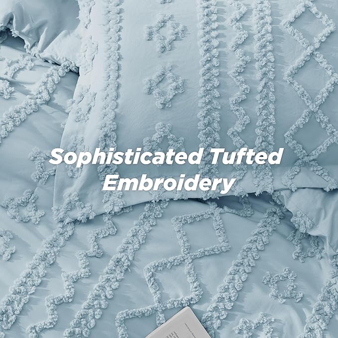 Bedsure Tufted Boho Comforter Set Full Size - Dusty Blue Boho Bed Set, GentleSoft™ 3 Pieces Farmhouse Shabby Chic Embroidery Bedding, Gifts for Woman, Soft Jacquard Full Comforter for All Seasons