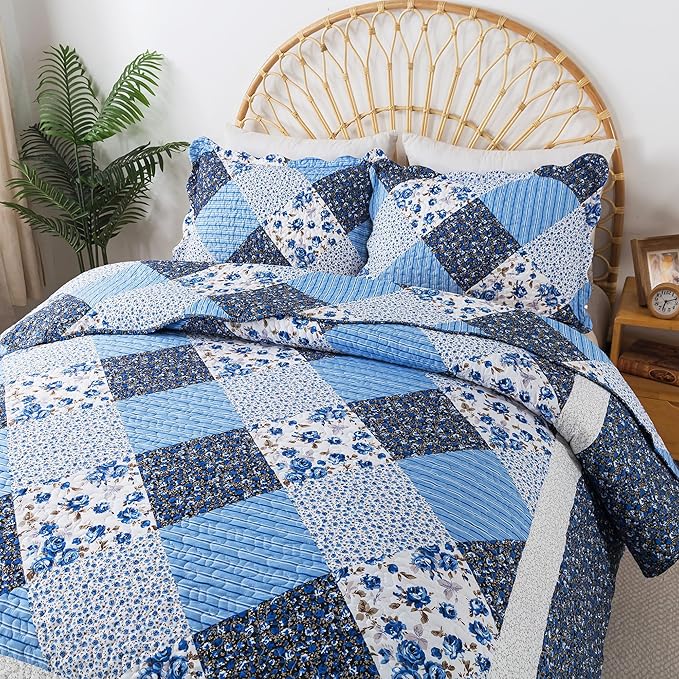 HoneiLife Quilt Set King Size - 3 Piece Microfiber Quilts Reversible Bedspreads Patchwork Coverlets Floral Bedding Set All Season Quilts with Blue and White Porcelain Pattern