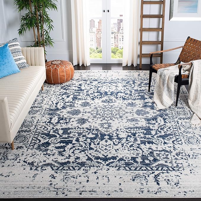 SAFAVIEH Madison Collection Area Rug - 5'3" Round, Silver & Ivory, Snowflake Medallion Distressed Design, Non-Shedding & Easy Care, Ideal for High Traffic Areas in Living Room, Bedroom (MAD603G)