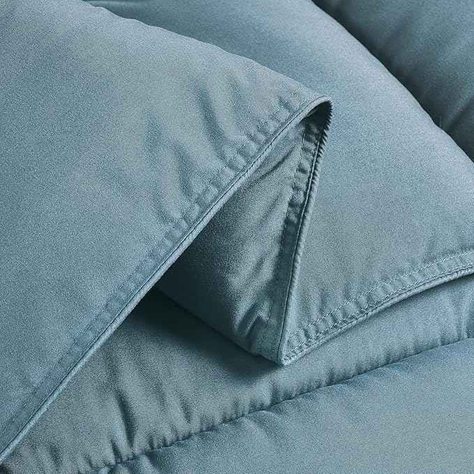 Chezmoi Collection 3-Piece All Season Oversized King Comforter Set China Blue, Soft Quilted Down Alernative Duvet Insert with Corner Tabs, Lightweight Microfiber Bedding, 110 x 96 Inches