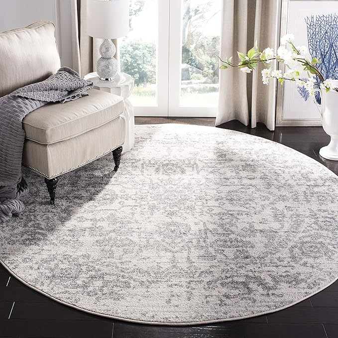 SAFAVIEH Madison Collection Area Rug - 8' Round, Silver & Ivory, Snowflake Medallion Distressed Design, Non-Shedding & Easy Care, Ideal for High Traffic Areas in Living Room, Bedroom (MAD603G)